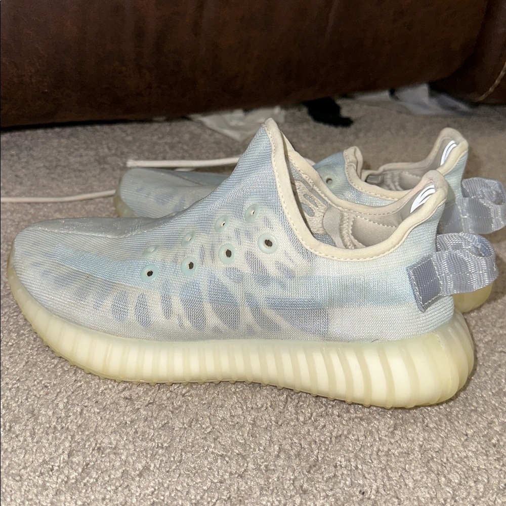 Adidas Yeezy Boost 350 V2 Mono Ice Blue Classic Sneakers GW2869 Size 5